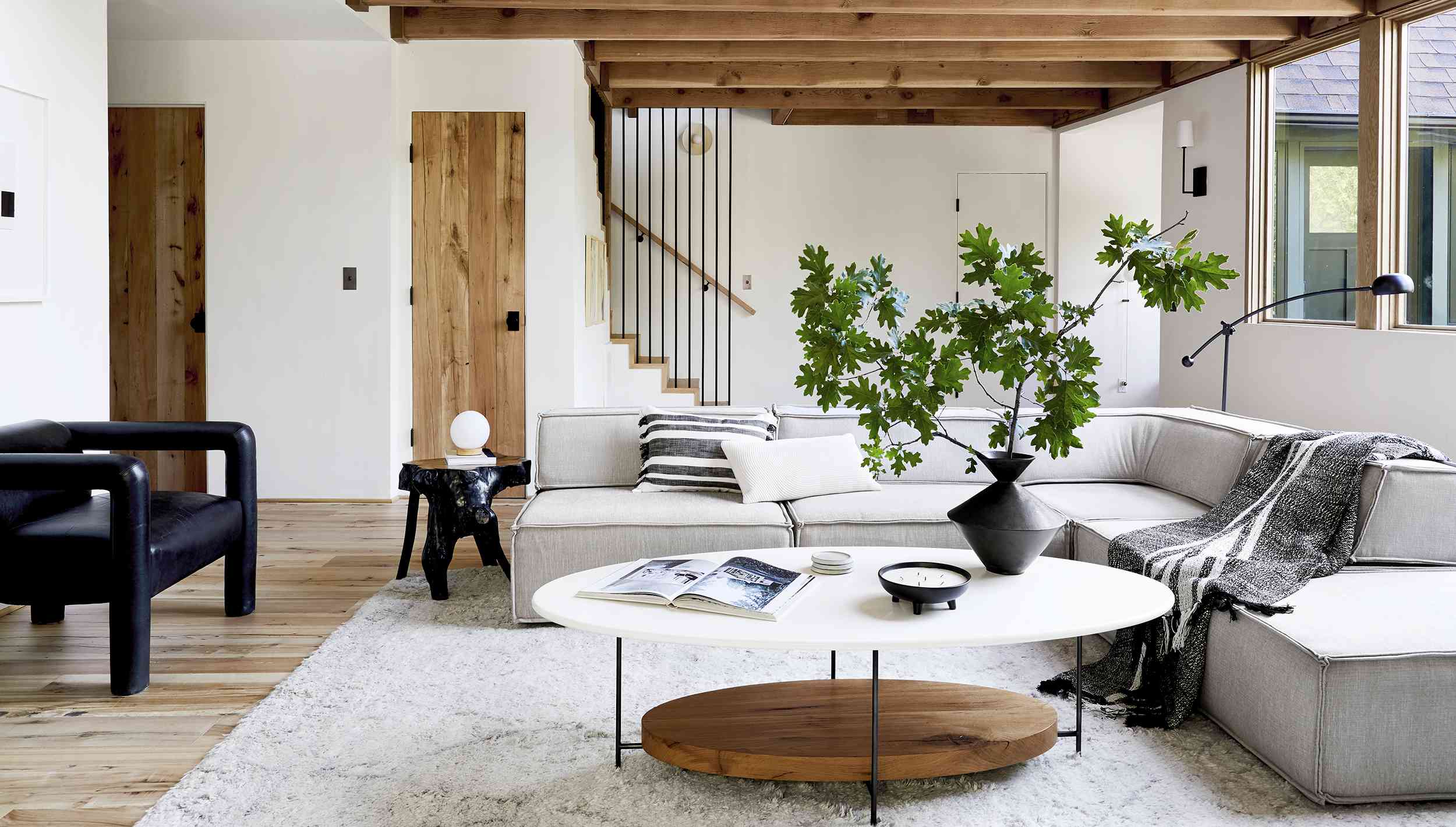 DesignbyEmilyHenderson_MountainHouseLivingRoom_PhotobySaraLigorria-TrampforEHD_9-79d20b8810c24403b627c6ee543dd538